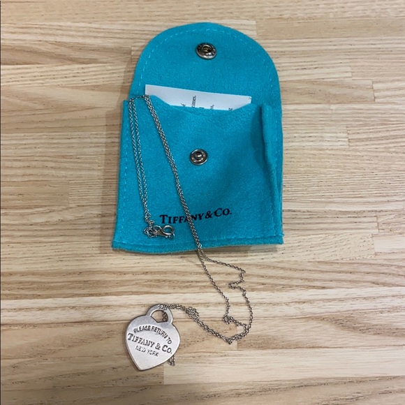 Auth. Tiffany & Co. Silver Heart Pendant w/ Chain - Picture 1 of 9